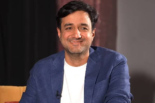 Siddharth Anand chooses 40 Cr Over 65 Cr?