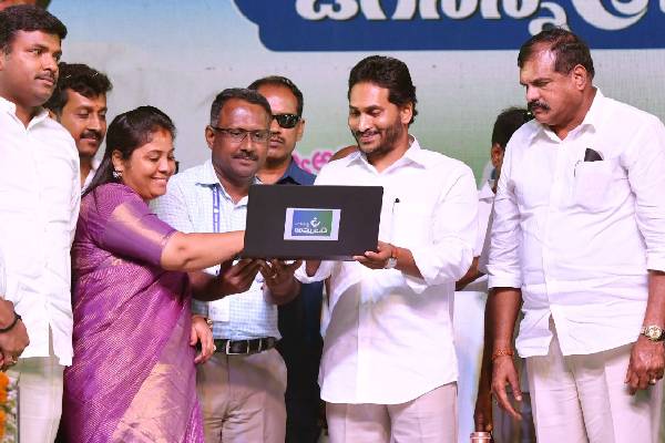 Jagan releases Rs 6,392 Cr for Amma Vodi