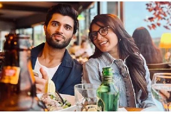 Samantha shares pic with Vijay Deverakonda, points to their steady friendship