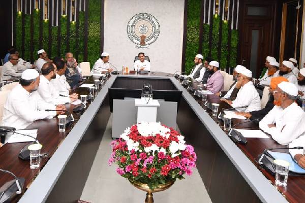 Jagan holds meet with Muslims on Uniform Civil Code