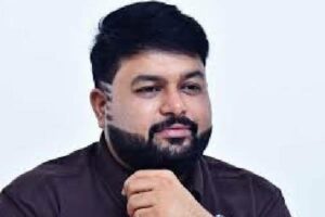 Thaman gets a Thumbs Up from PK Fans