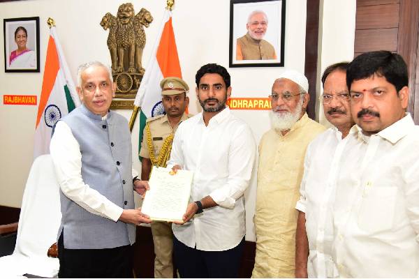 Lokesh meets Governor, complaints on drug mafia