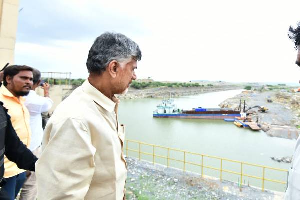 Irrigation sector got reversed due to Jagan’s destructive policies, says Naidu