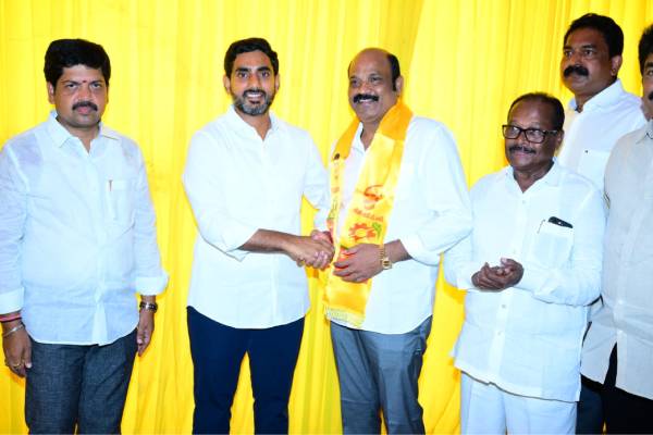 Lokesh promises quota for toddy tappers in liquor shops by coming TDP govt