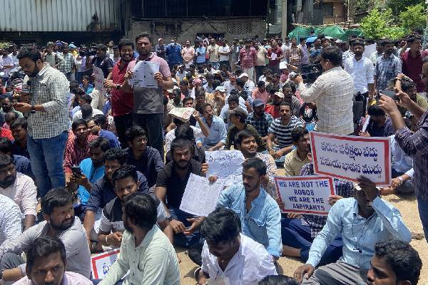 Tense Situation Unfolds at TSPSC Office Amidst Exam Postponement Demands