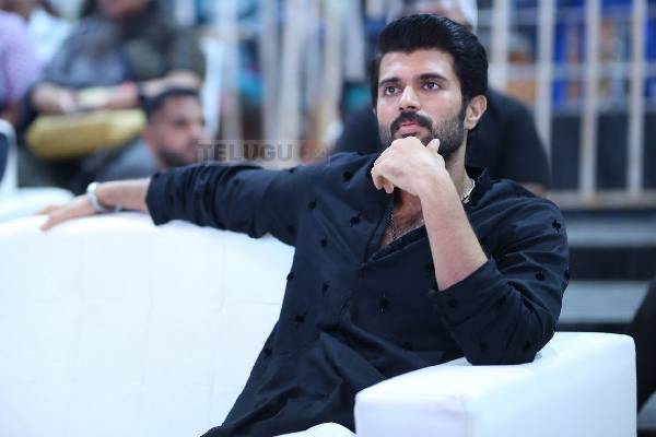 Abhishek Pictures Shocks Vijay Deverakonda