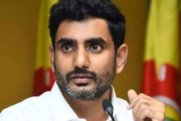 AP CID serves notice to Lokesh in Delhi