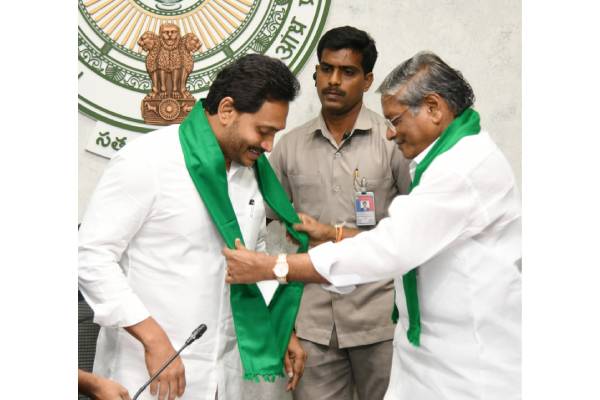 Jagan releases Rs 120 Cr for Rythu Bharosa, input subsidy