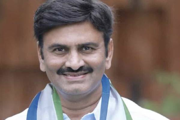 Raghurama files petition in SC on Jagan cases