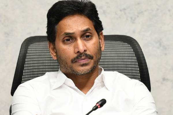 Give relief to every family, Jagan tells officials