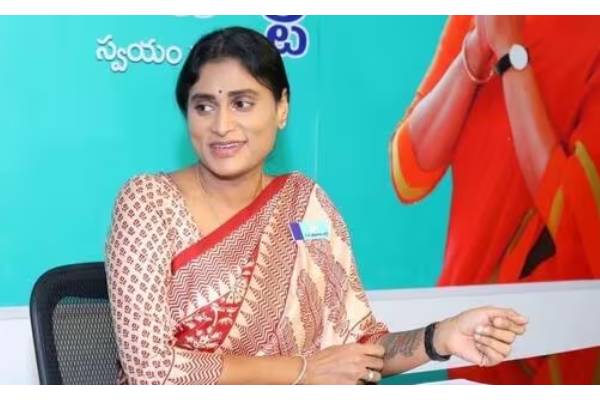 Sharmila wants YSR supporters to come to Congress