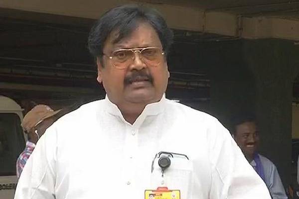 Jagan unfairly axing only Dalit MLAs, says Varla Ramaiah