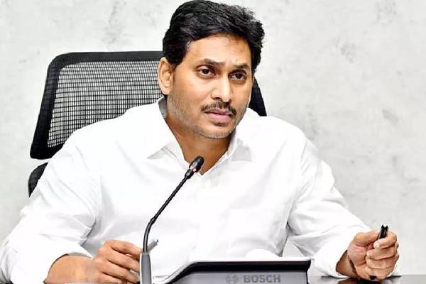 Congress splits families for politics, says Jagan