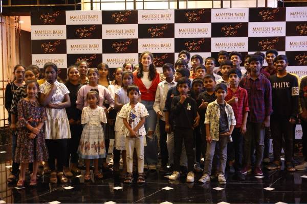Sitara Ghattamaneni, Hosts Guntur Kaaram Special Screening for Orphan Kids