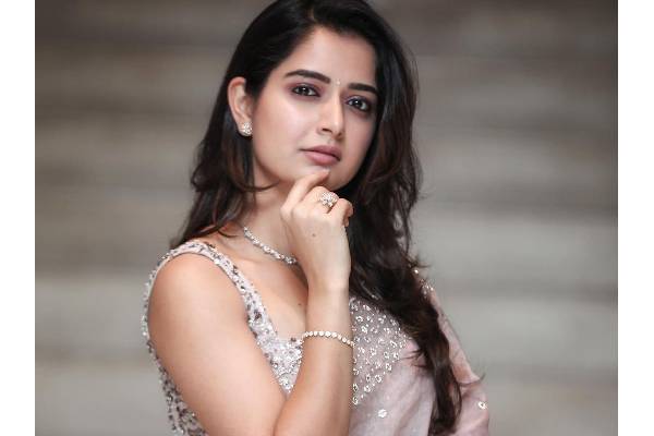 Ashika’s Glamour Show brings No New Offers