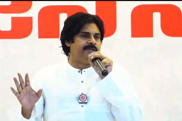 Jagan is dividing castes, instigating fighting, says Pawan