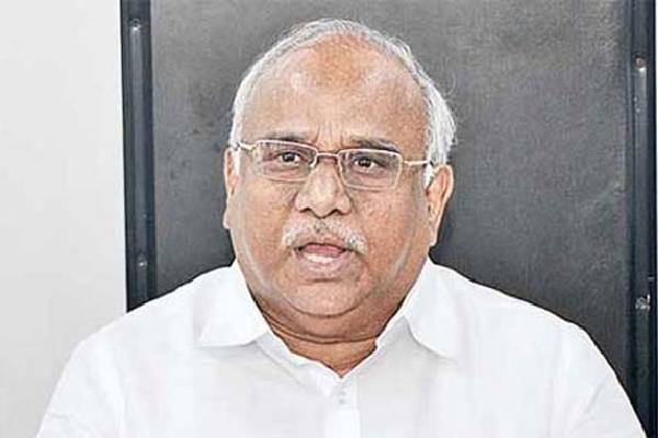 Visakha drugs have links to YSR Congress leaders, says Kanakamedala