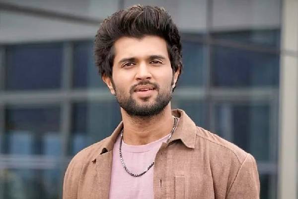 Vijay Deverakonda signs one more new Film