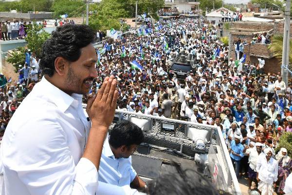 Jagan promises to restore volunteers’ system after elections