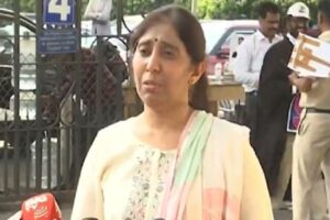 Vote for Sharmila, defeat Avinash, asks Dr Suneetha