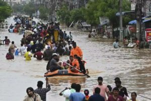 Heavy Rains Flood Musi River, 1,000 Shifted to Relief Camps in Hyderabad