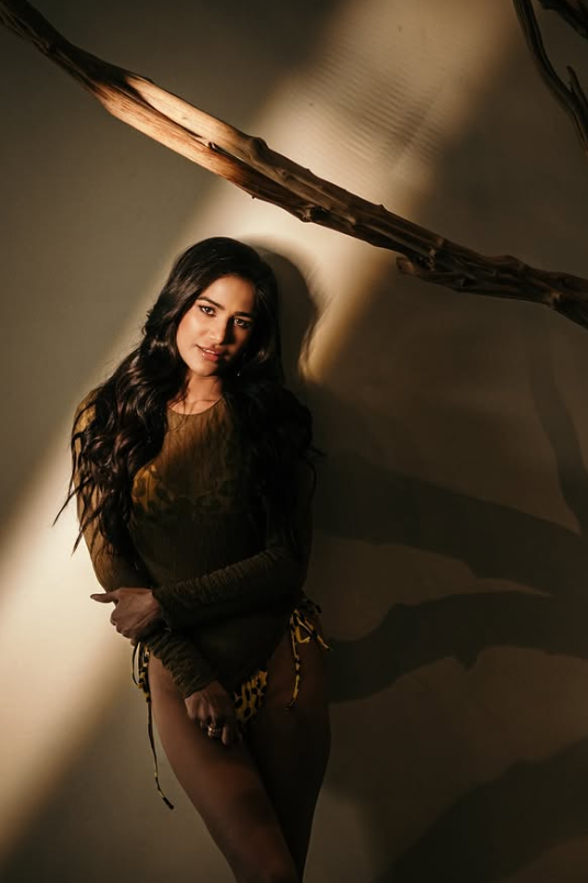 Poonam Pandey Hot In Bikini - Telugu360