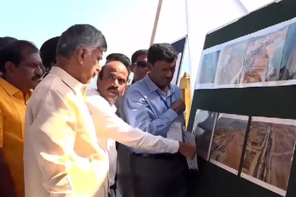chandrababu inspects polavaram project