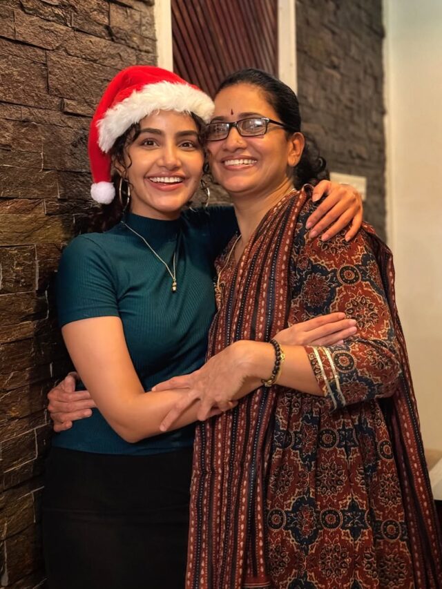 Anupama Parameswaran (7)