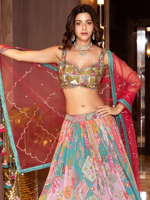 Vedhika (3)