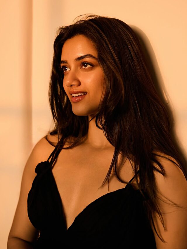 Bhagyashri Borse (1)
