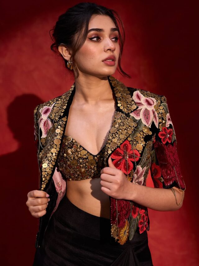 Krithi Shetty (1)