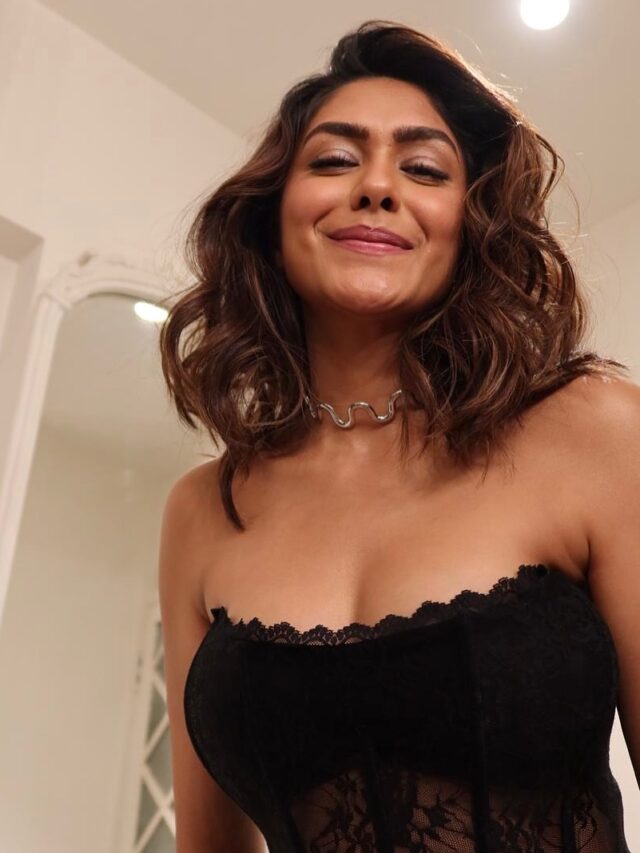 Mrunal Thakur (1)