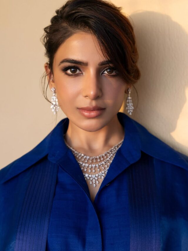 Samantha Stuns In Blue