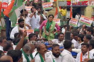 Police Block YS Sharmila’s Tractor Protest in Vijayawada, Tensions Rise Over Farmers’ Issues