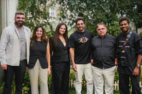 Netflix Team meets Allu Arjun and Atlee