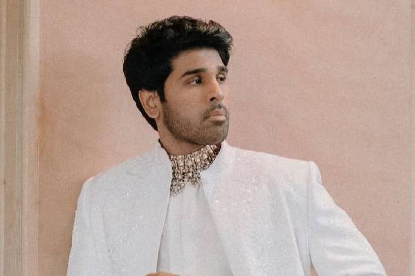 Allu Sirish Responds to Trolls in Style