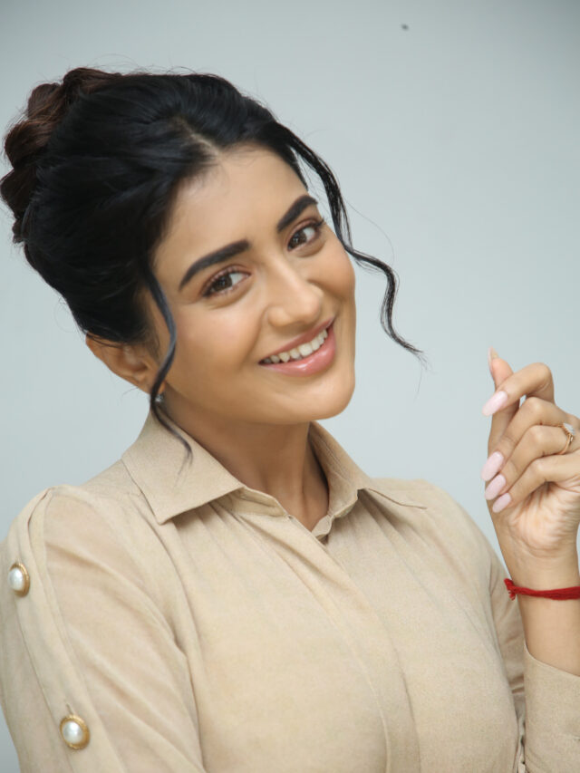 Rashi Singh In Paanch Minar Movie Promotions