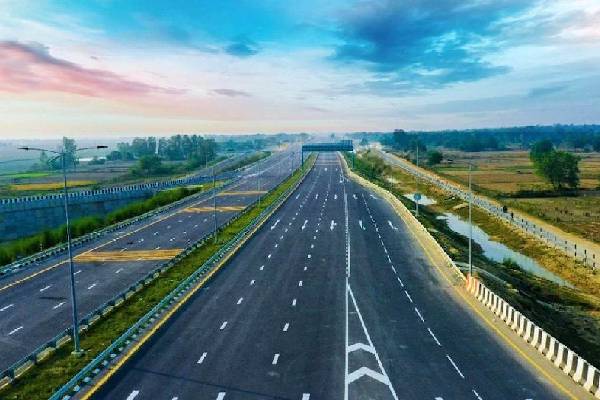 Chandrababu Naidu Pushes Fast Track for Bengaluru–Kadapa–Vijayawada Greenfield Highway