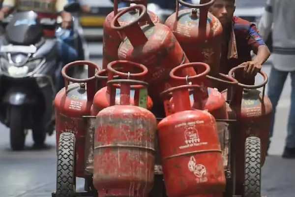 Fuel Alert in India: Centre Invokes Emergency Laws to Prevent LPG Shortage