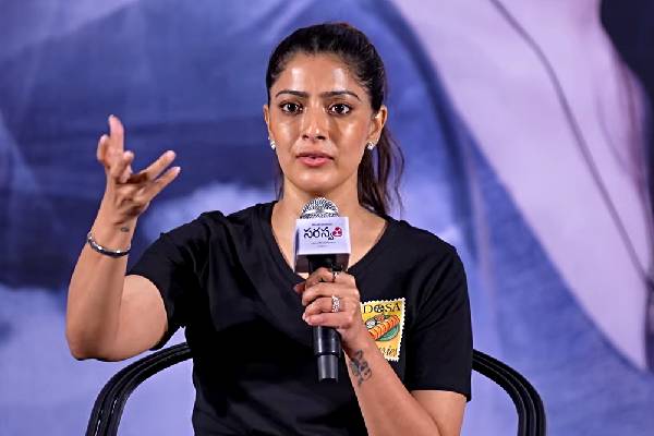 Varalaxmi Sarathkumar Clarifies about Saraswathi Controversy