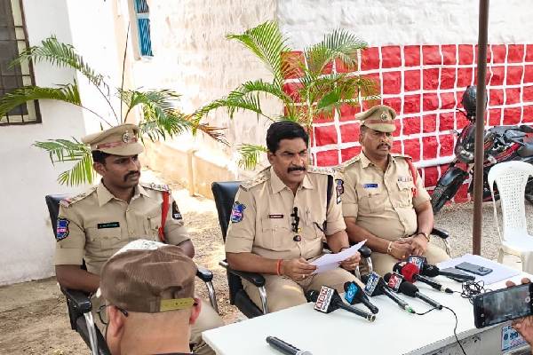 Took Cash, Showed Fake Payment Screenshot: ATM Fraudster Held in Hyderabad