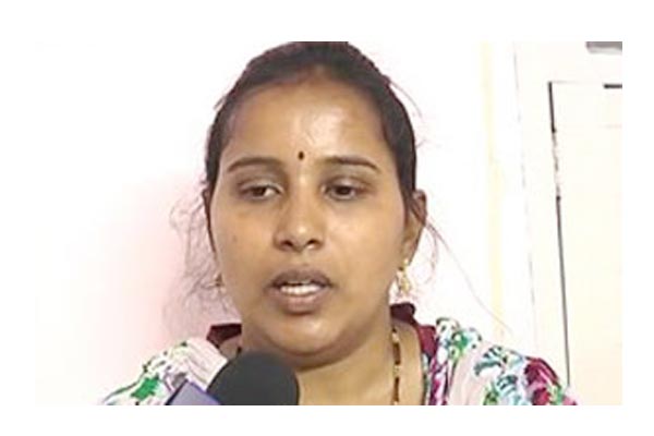 సారిక మెయిల్స్‌లో సంచలన విషయాలు!