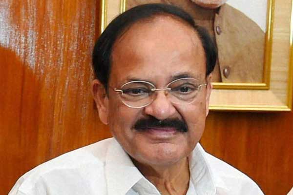 వెంకయ్య హడావుడే తప్ప కేంద్రానికేం శ్రద్ధ లేదు!