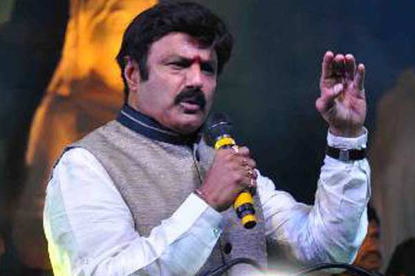 రోజూ పొద్దున్నే లేచి చుట్ట తాగుతానని చెప్పిన బాలకృష్ణ