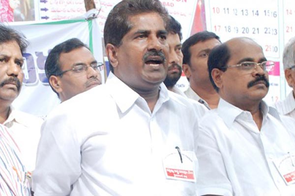 అశోక్‌బాబుపై సాక్షికి అంత అక్కసెందుకు..?