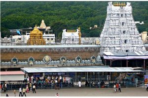 బ్లాక్ మెయిల్‌తోనే తిరుమలలో  వైసీపీ నేతల హవా !