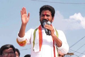 డ‌బుల్ బెడ్ రూమ్ ఇళ్ల‌ కోసం రేవంత్ రెడ్డి పోరాటం!