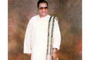 ఎన్టీఆర్ జయంతి:  తెలుగుజాతి శిఖరం- మరో వందేళ్లయినా తగ్గదు వైభవం !