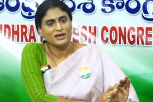 జగన్‌ షో చేశారు…. షర్మిల పొలాల్లోకి  వెళ్లారు!
