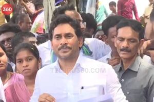 కట్టని కాలేజీకి పరామర్శ – మాయా లోకంలోనే జగన్  !